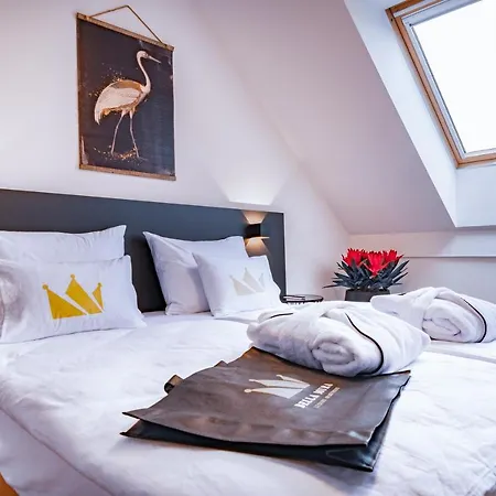 Bella Mura Golden Apartment