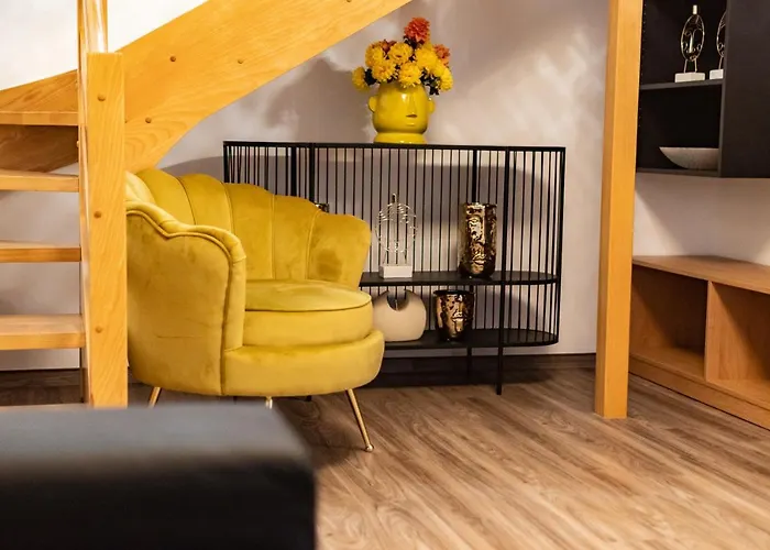 Bella Mura Golden Daire *